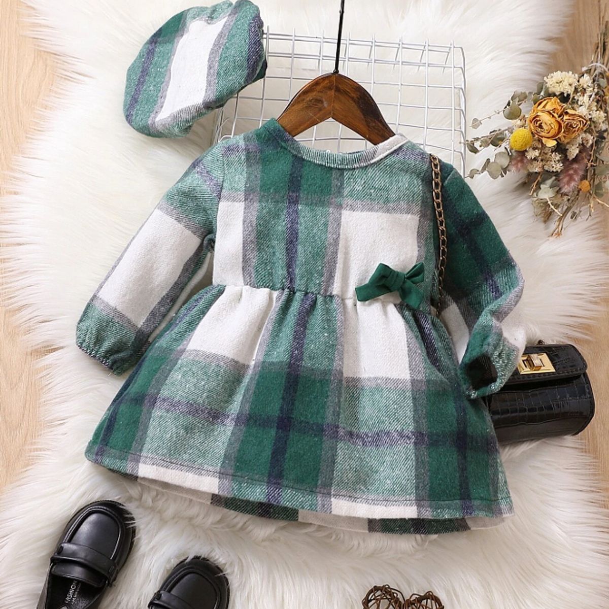 KIRAMA CLOTHING STORE - Vestido verde a cuadros con lazo y boina para chicas