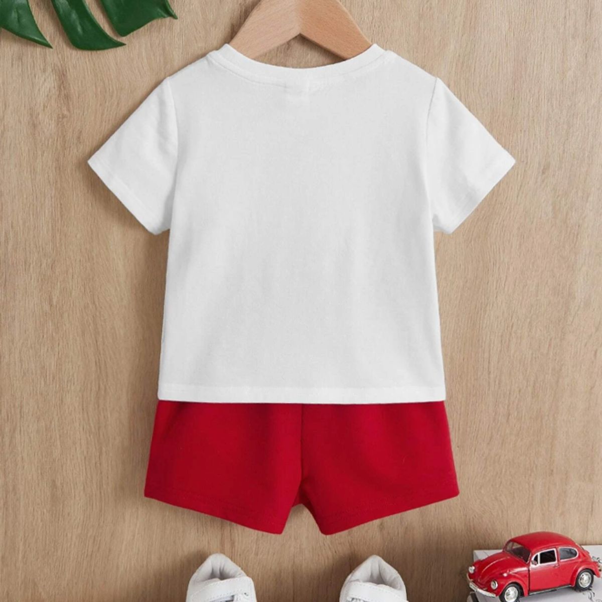 KIRAMA CLOTHING STORE - Set rojo “Racing Sport” de camiseta y shorts para chicos