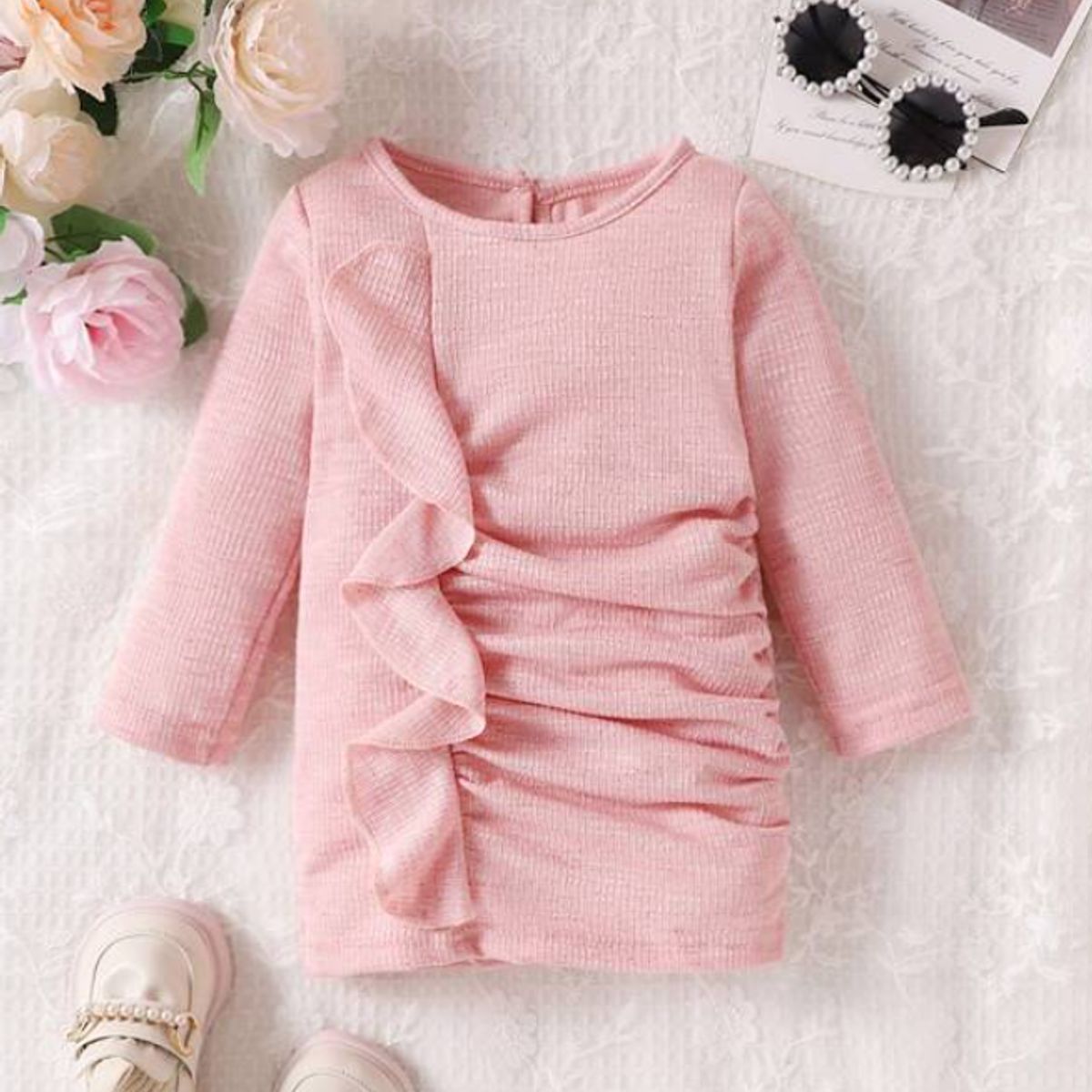 KIRAMA CLOTHING STORE - Vestido rosa pálido con volante lateral para chicas