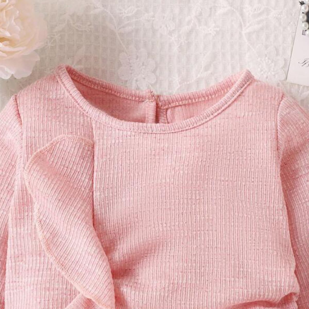 KIRAMA CLOTHING STORE - Vestido rosa pálido con volante lateral para chicas