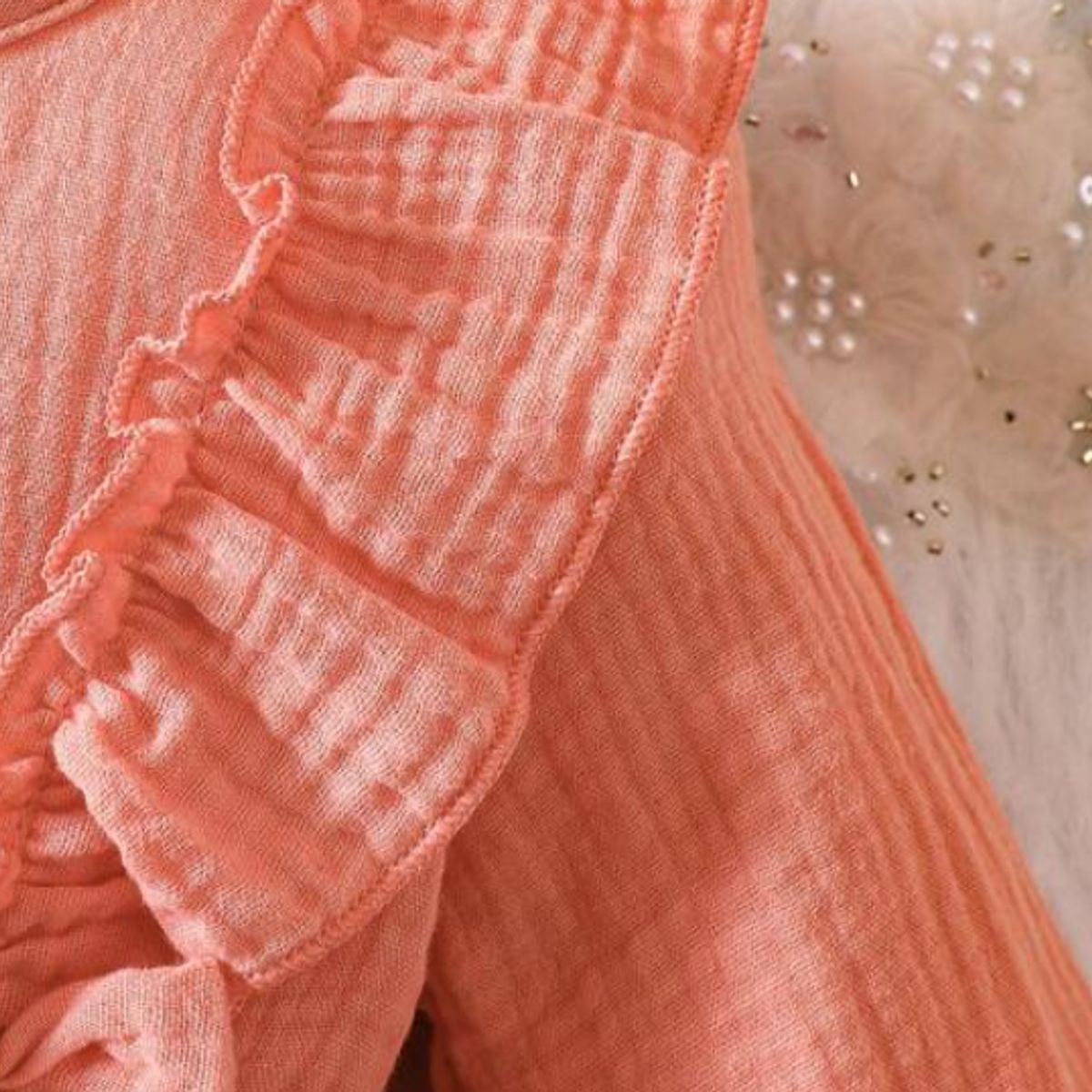 KIRAMA CLOTHING STORE - Vestido coral A línea con volantes y mangas campana para chicas