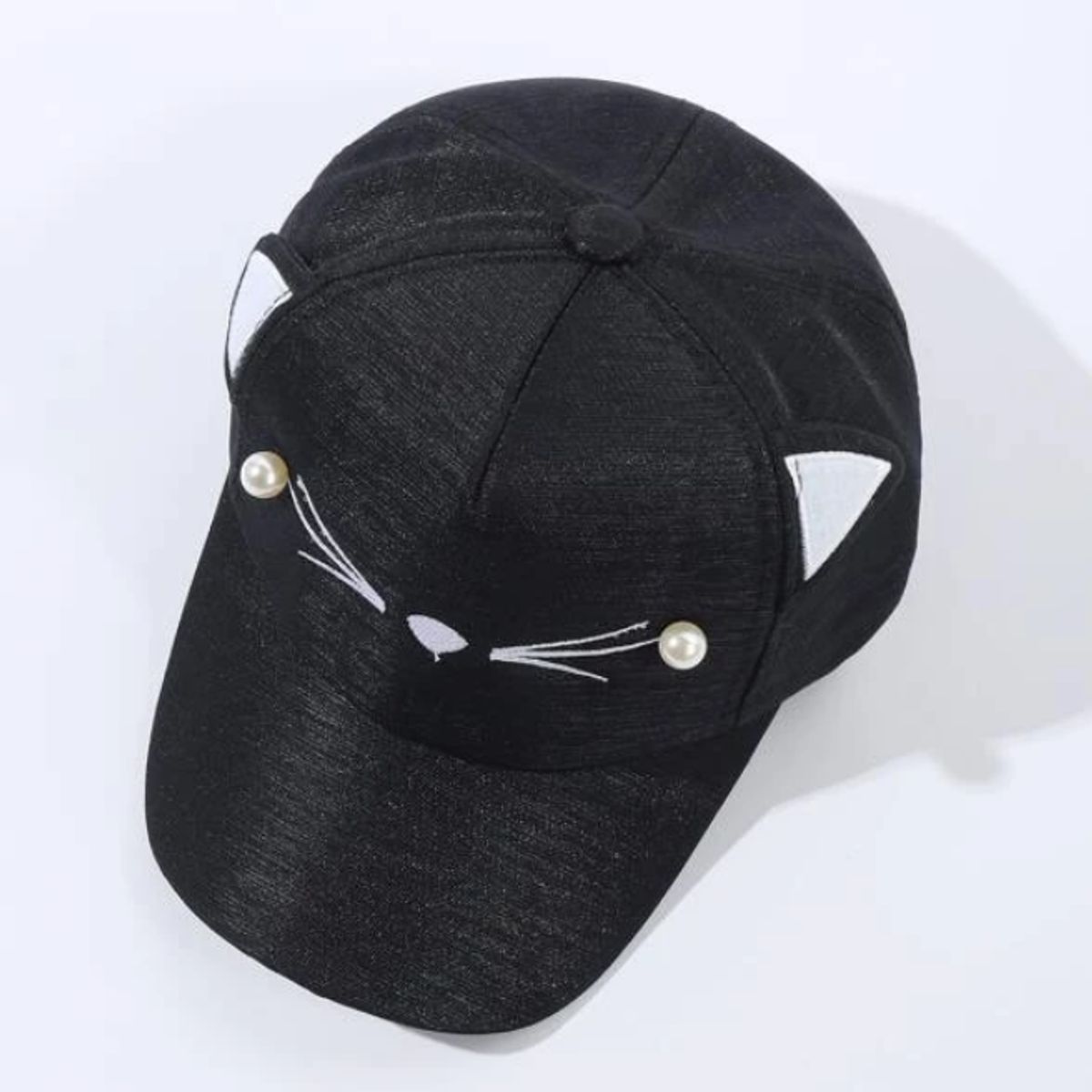 KIRAMA CLOTHING STORE - Jockey negro con diseño de gato bordado y orejas blancas