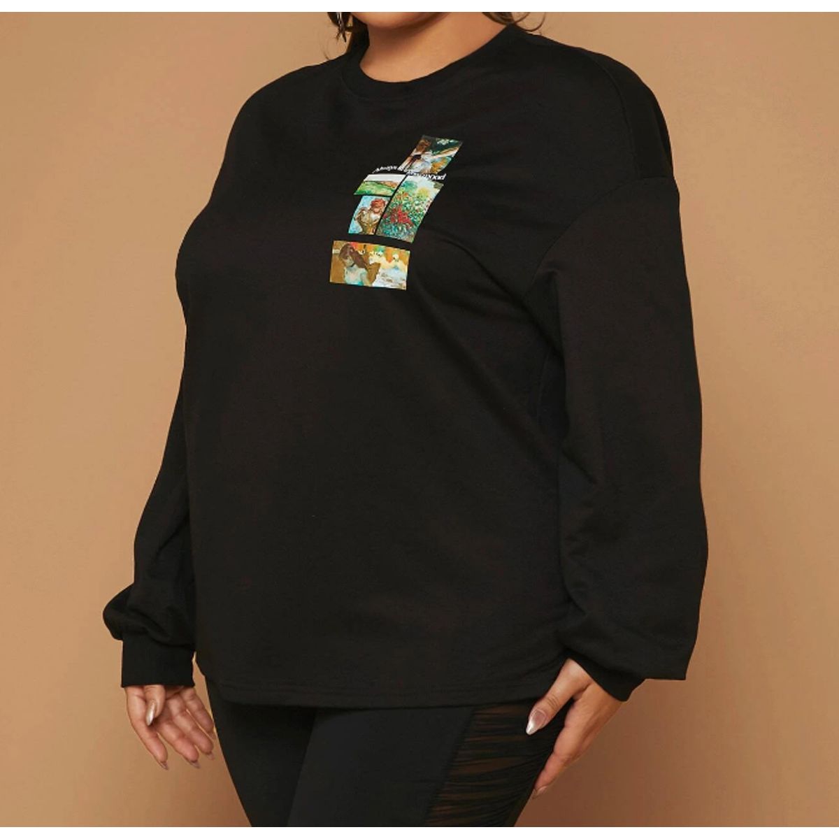 KIRAMA CLOTHING STORE - Polera negra con bolsillo estampado y manga larga caída