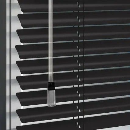 Persiana de aluminio Negra 90cm ancho x 230cm alto Laminas 25mm