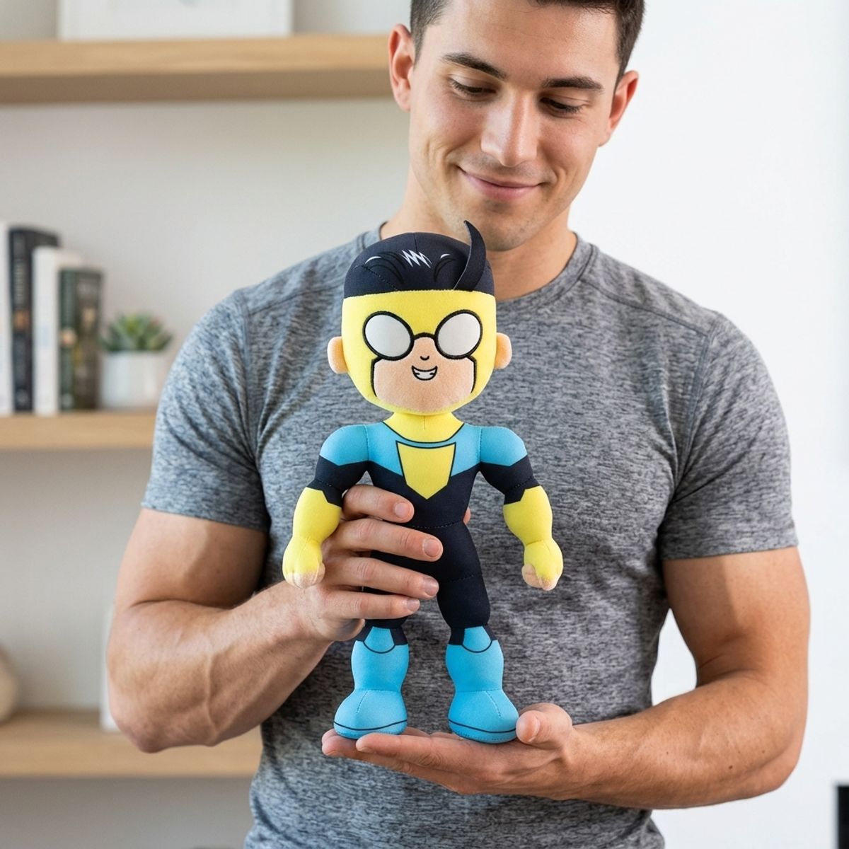 GENERICO - Invincible Peluche Mark Invencible