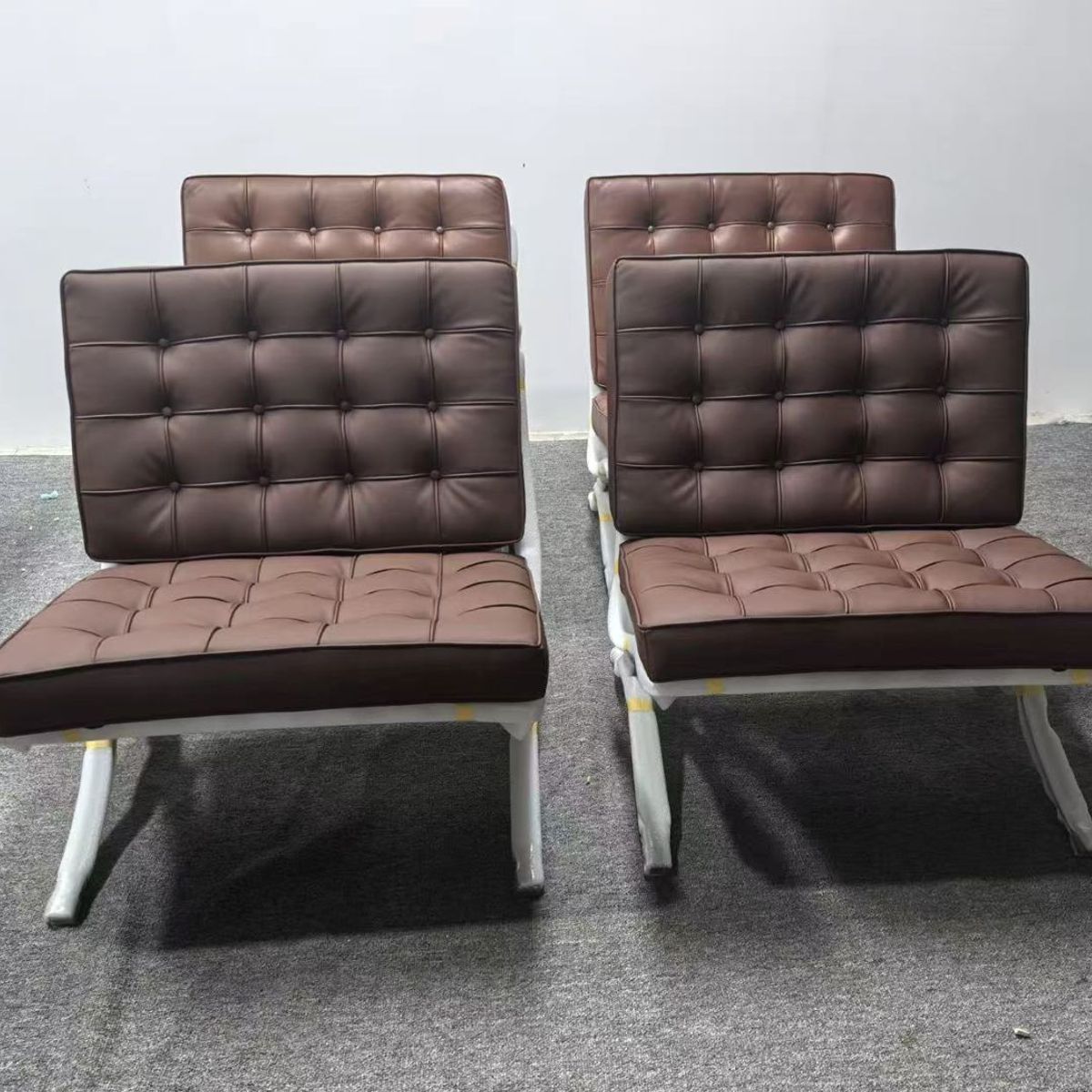 TOLVA - 2 sillones tipo Barcelona cuero cafe alta calidad