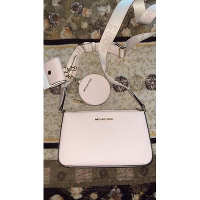 Imagen 2 del producto Cartera Jet Set Travel en cuero Powder Blush con 2 accesorios