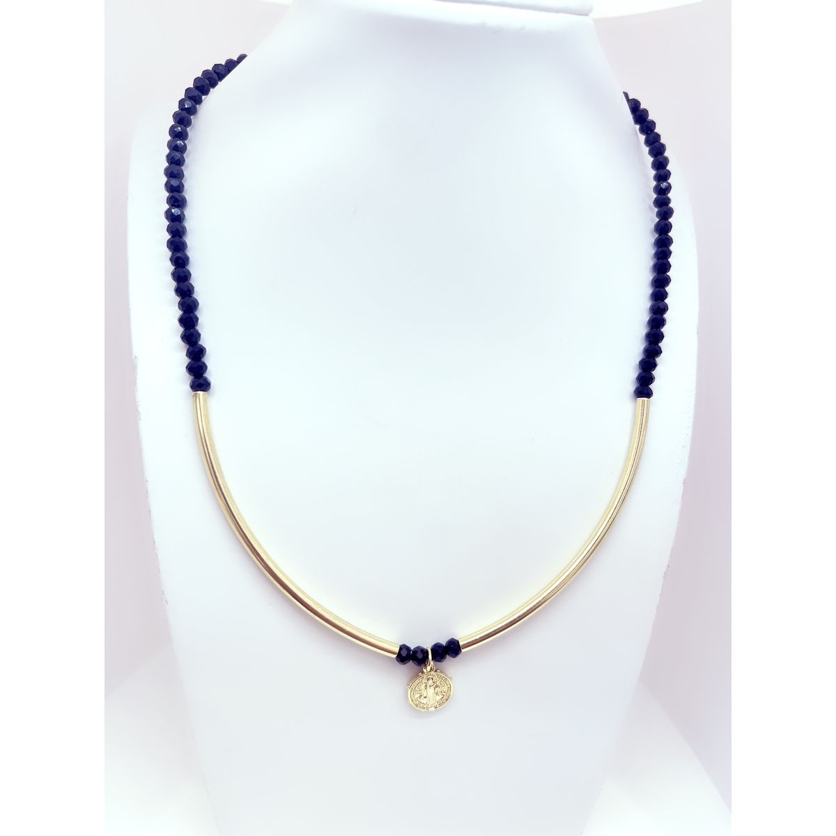 JOYAS GAB - COLLAR CRISTALES ONIX ACCESORIOS BAÑO ORO AMARILLO Y COLGANTE SAN BENITO