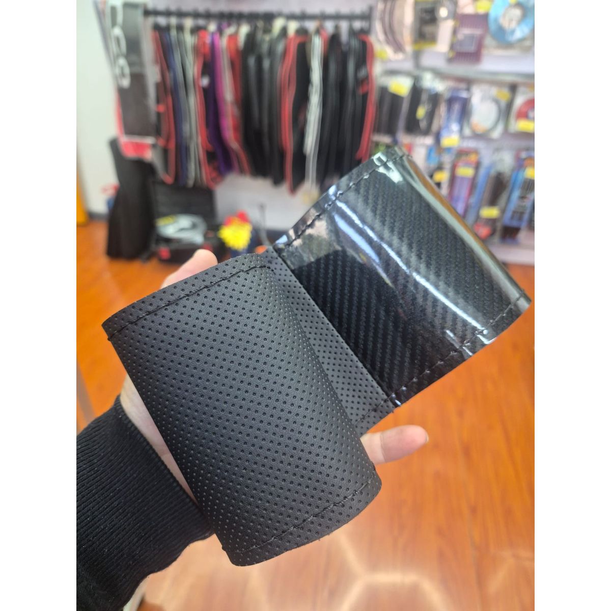 GENERICO - Funda Protectora para Volante cosido hilo negro en eco cuero con carbono brillante