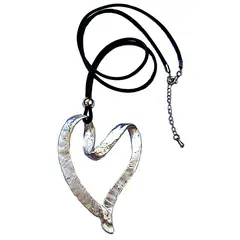 VIVAFELICIA - Collar Corazón Plateado