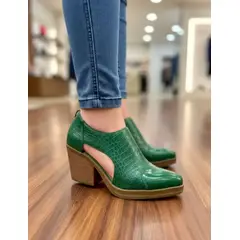 SNOOPY - Botines Camperos Color Verde para en Dama M534