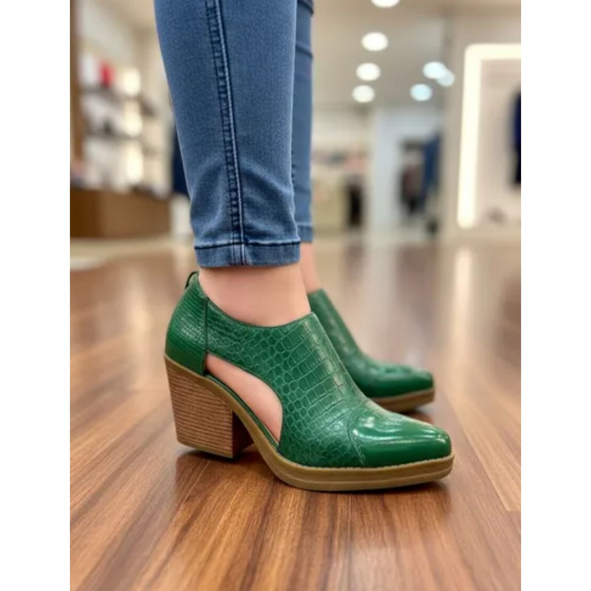 SNOOPY - Botines Camperos Color Verde  para en Dama  M534