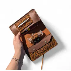 GENERICO - Tabaquera de cuero Amau color Animal Print