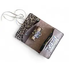 GENERICO - Tabaquera de cuero Amau color Animal Print