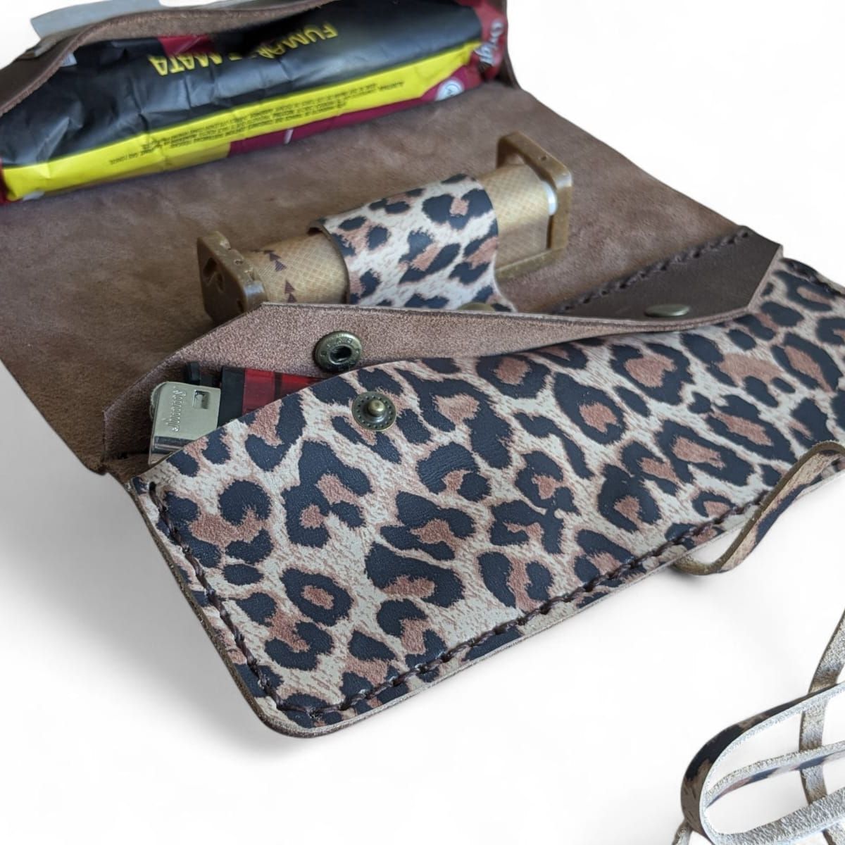 GENERICO - Tabaquera de cuero Amau color Animal Print