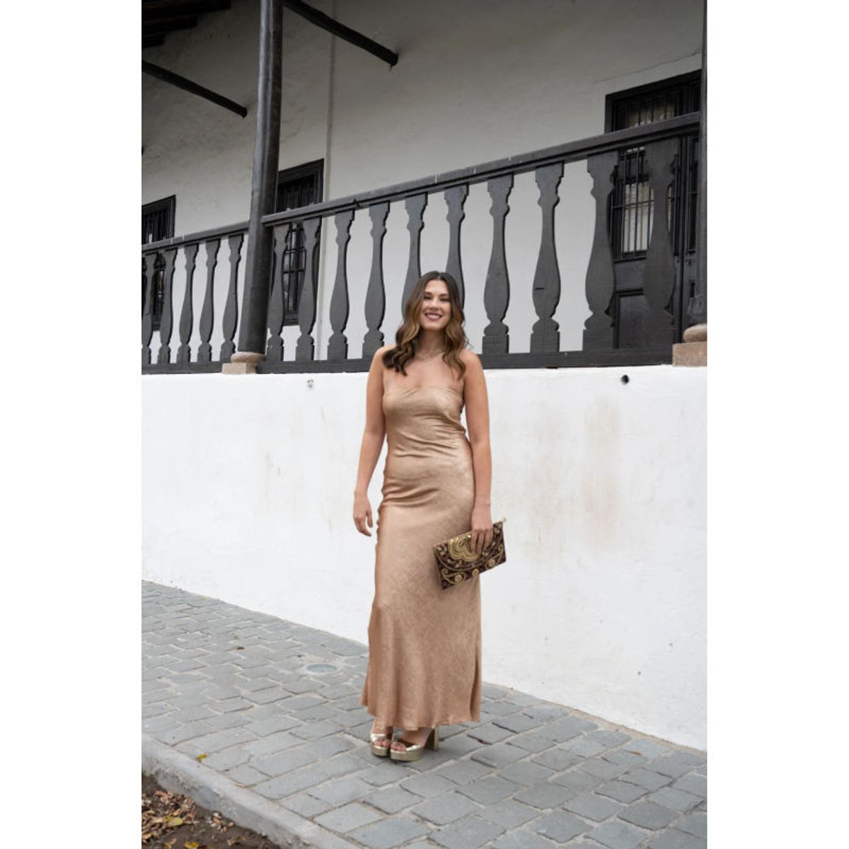 MI PLACARD - Vestido Largo de Fiesta Berni Dorado Metalizado