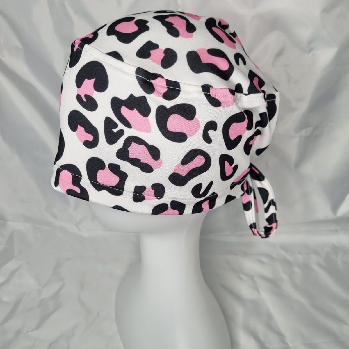 EL ESPACIO DE TOMMY - Gorro Clínico Lycra Animal Print blanco rosa