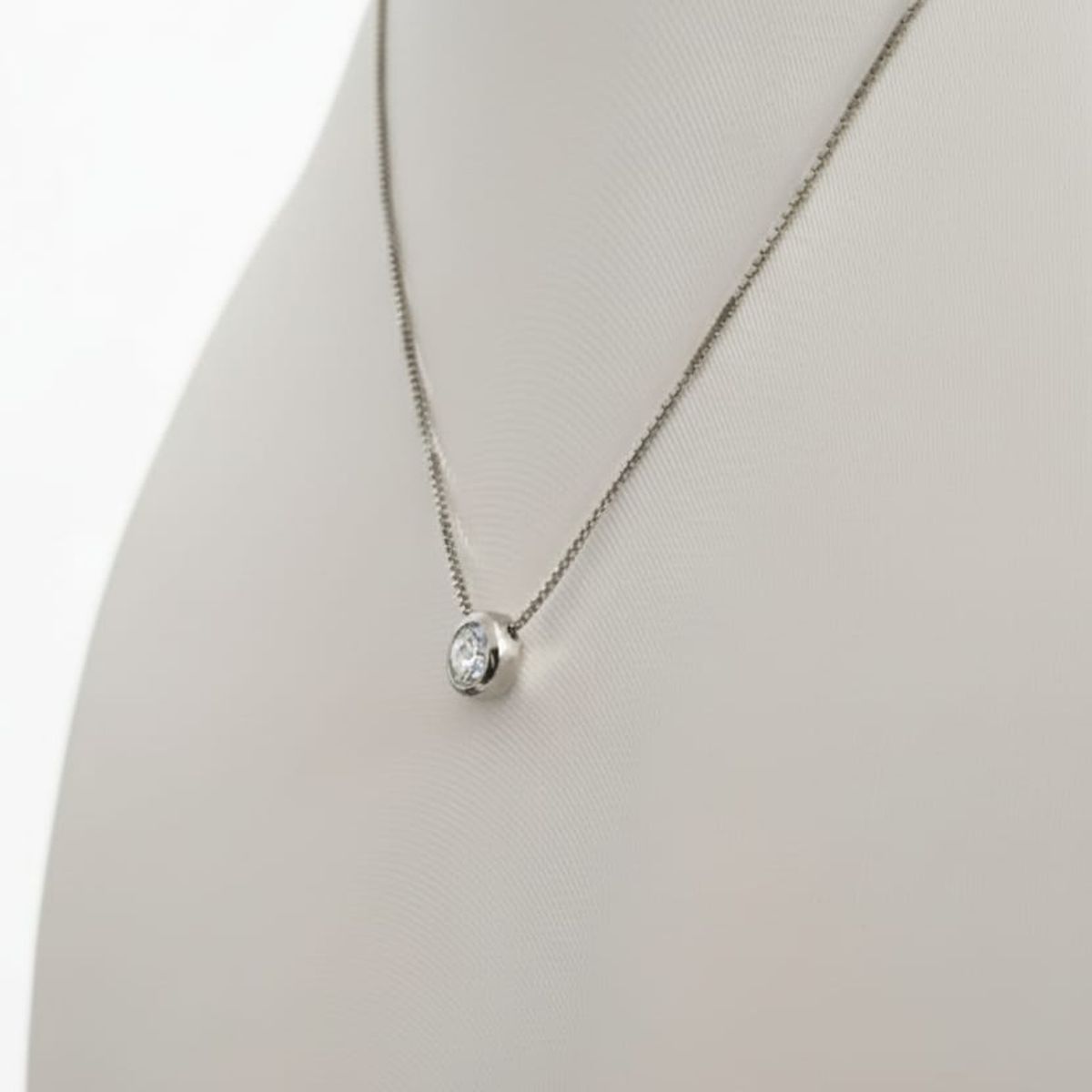 JOYAS LANDEROS - Fino Collar Punto de Luz (Plata 925 Rodinada) Circular de 6mm
