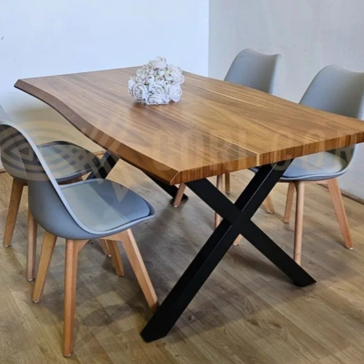 CORI CORI - Juego de Comedor Medlock Rústica Base Negro 160x90 cm + 4 Sillas Tulip