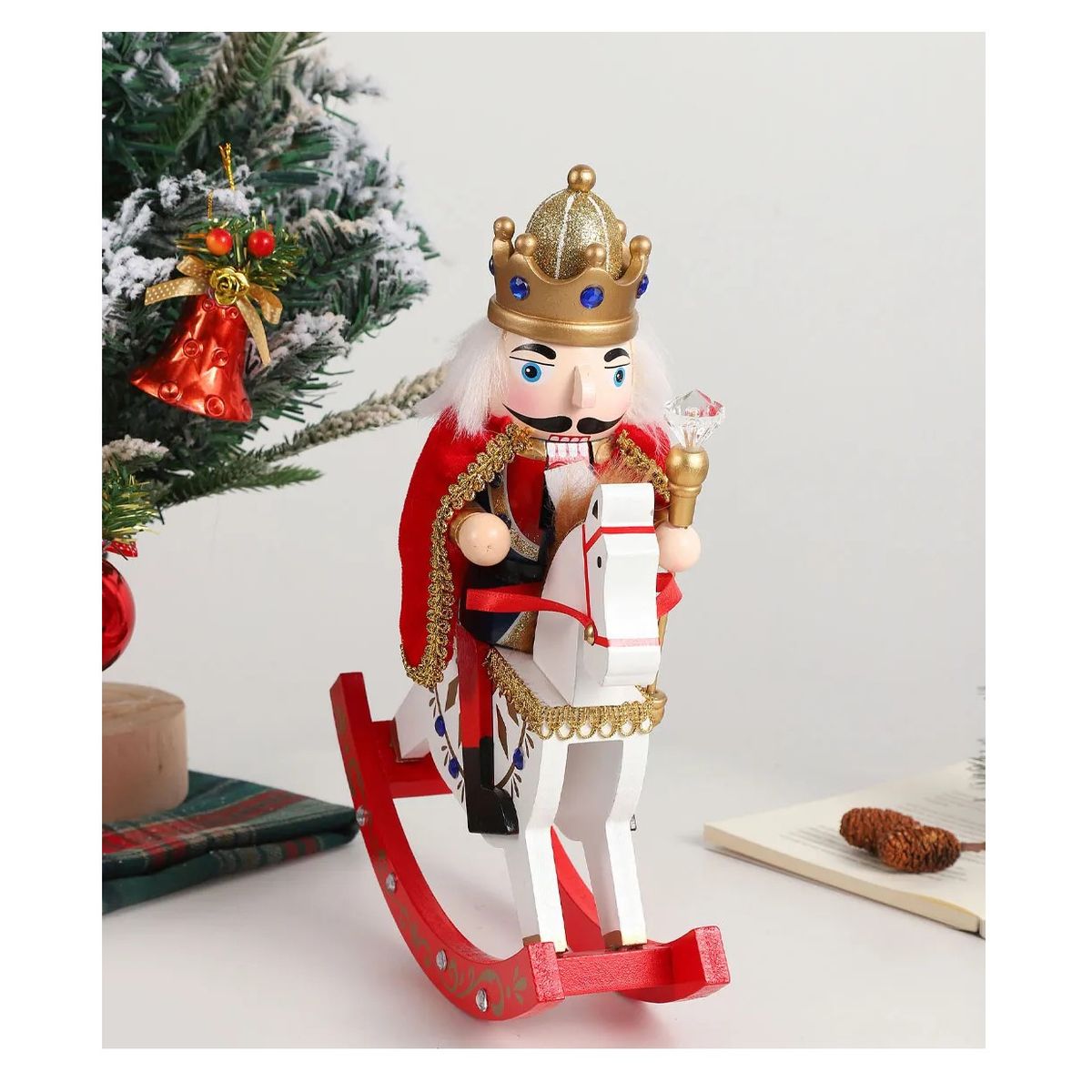 ALMA & DECO - CASCANUECES COLECCIONABLE REY A CABALLO DETALLES ROJOS ADORNO NAVIDAD PREMIUM 30 CM. MOD. C