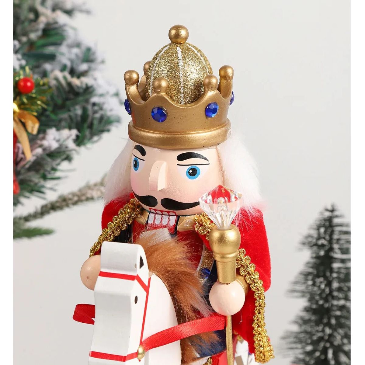 ALMA & DECO - CASCANUECES COLECCIONABLE REY A CABALLO DETALLES ROJOS ADORNO NAVIDAD PREMIUM 30 CM. MOD. C