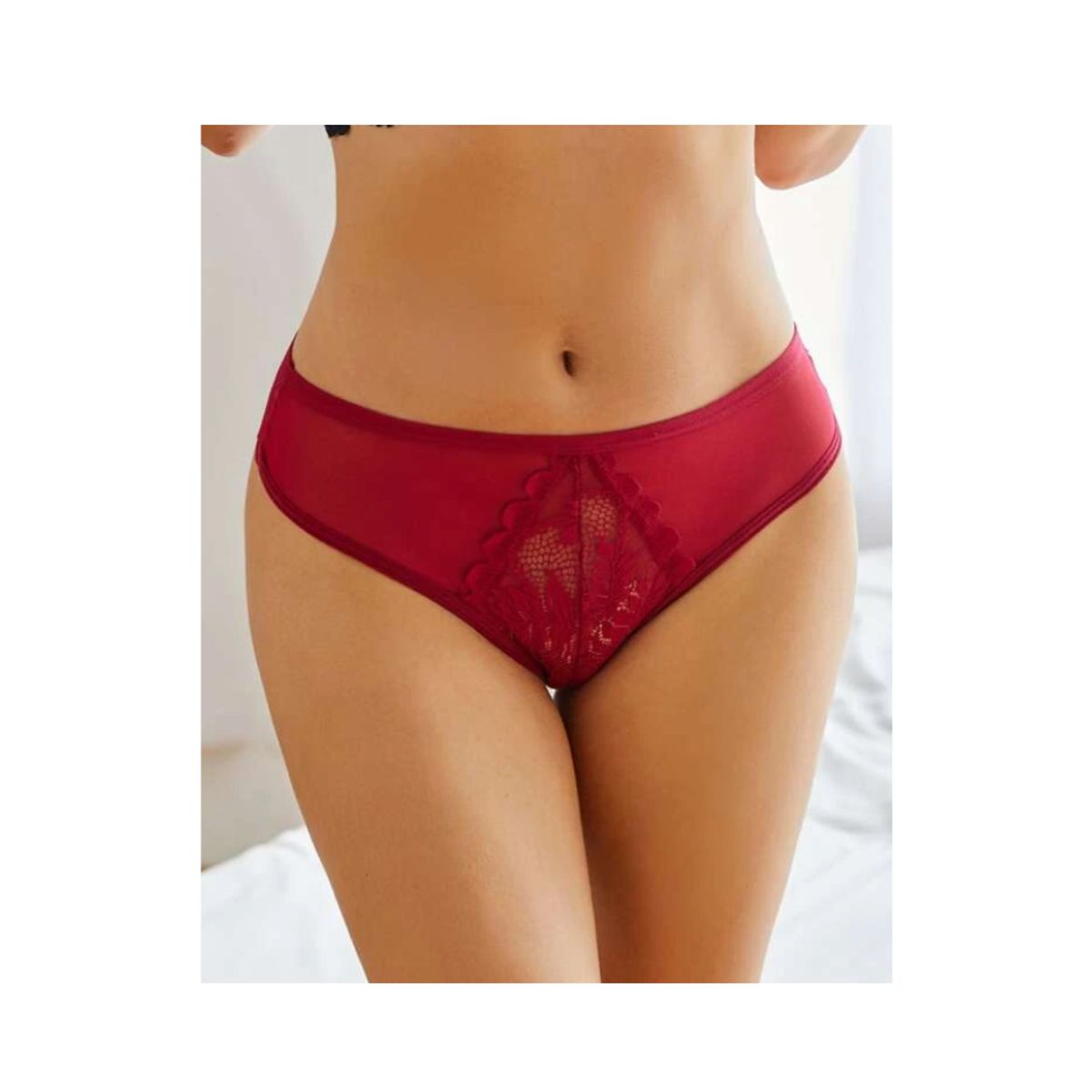 KIRAMA CLOTHING STORE - Tanga burdeos con encaje transparente y estilo romántico