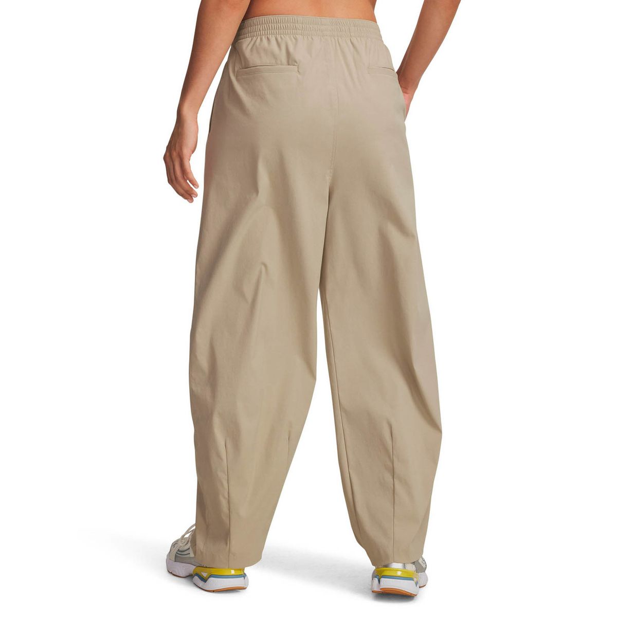 UNDER ARMOUR - Pantalones Lifestyle mujer Unstoppable Woven café UNDER ARMOUR