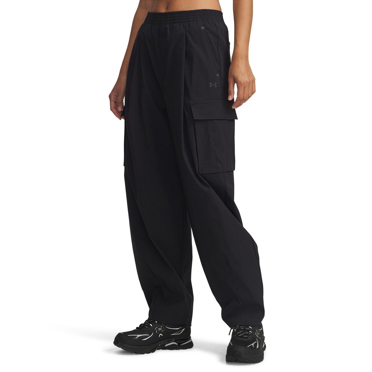 UNDER ARMOUR - Pantalón Lifestyle mujer Unstoppable Woven negro UNDER ARMOUR