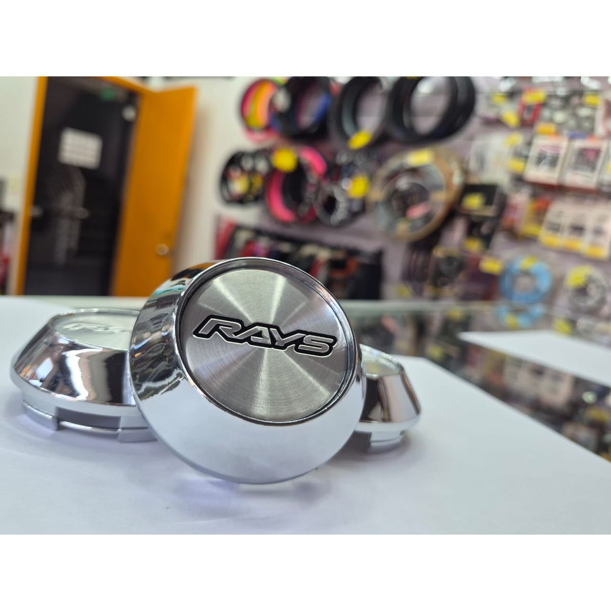 GENERICO - X4 Tapa centro de llantas de auto tunning conica rays plata letra negra 62MMX68MM
