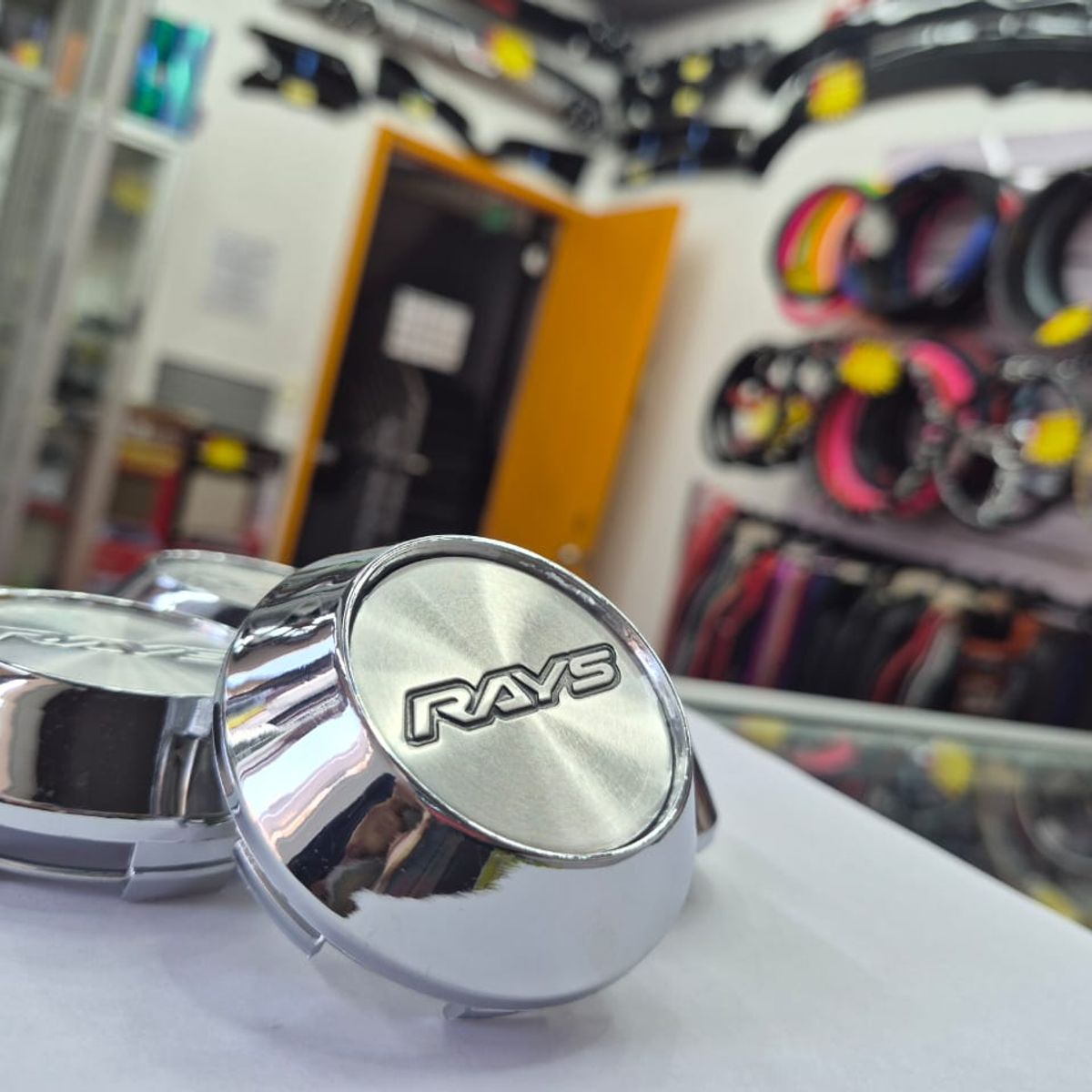 GENERICO - X4 Tapa centro de llantas de auto tunning conica rays plata letra negra 62MMX68MM