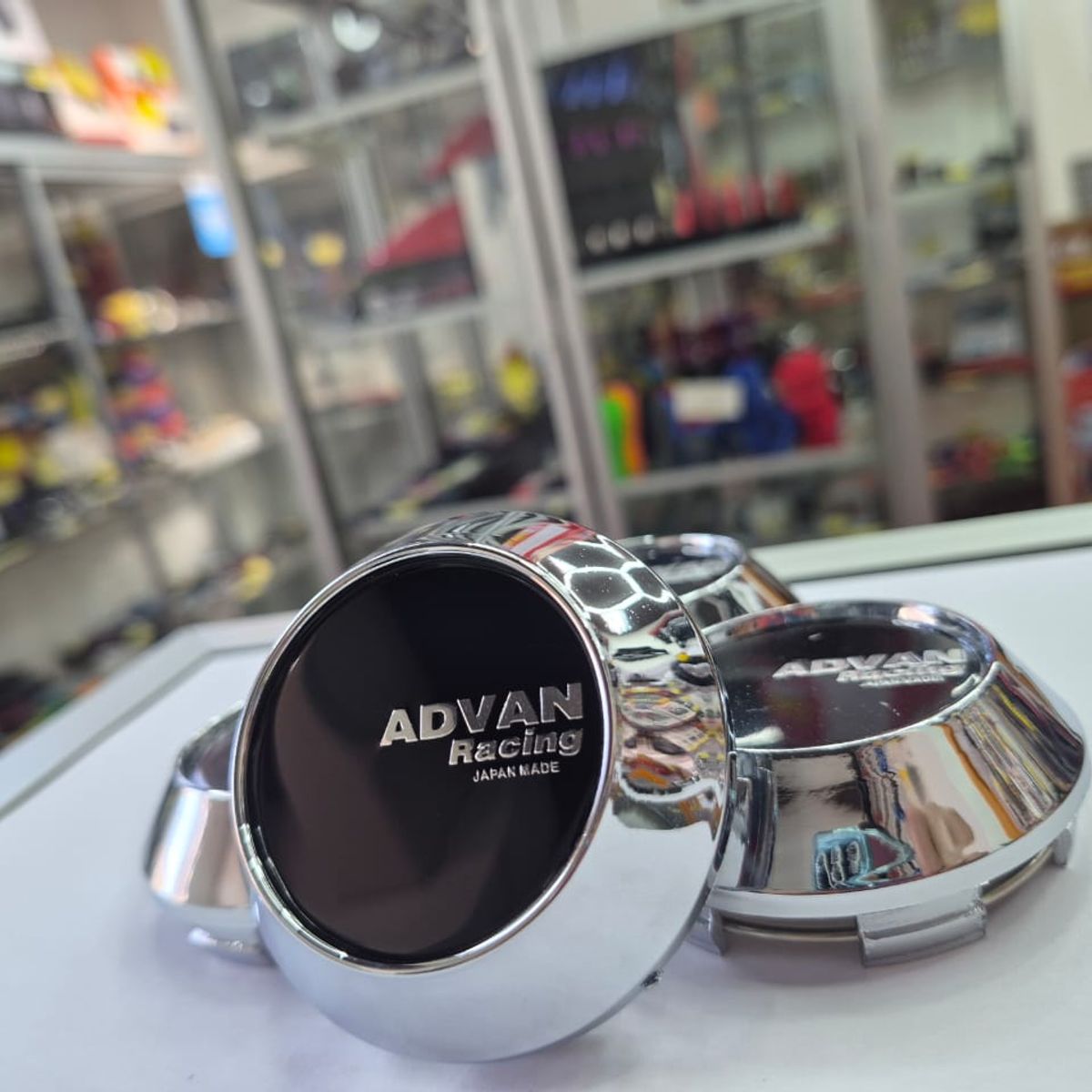 GENERICO - X4 Tapa centro de llantas de auto tunning conica advan racing negra logo plata 62MMX68MM