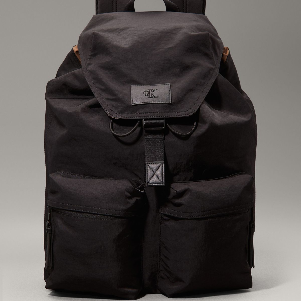 CALVIN KLEIN - Mochila Metro Nylon Flap Negro Calvin Klein