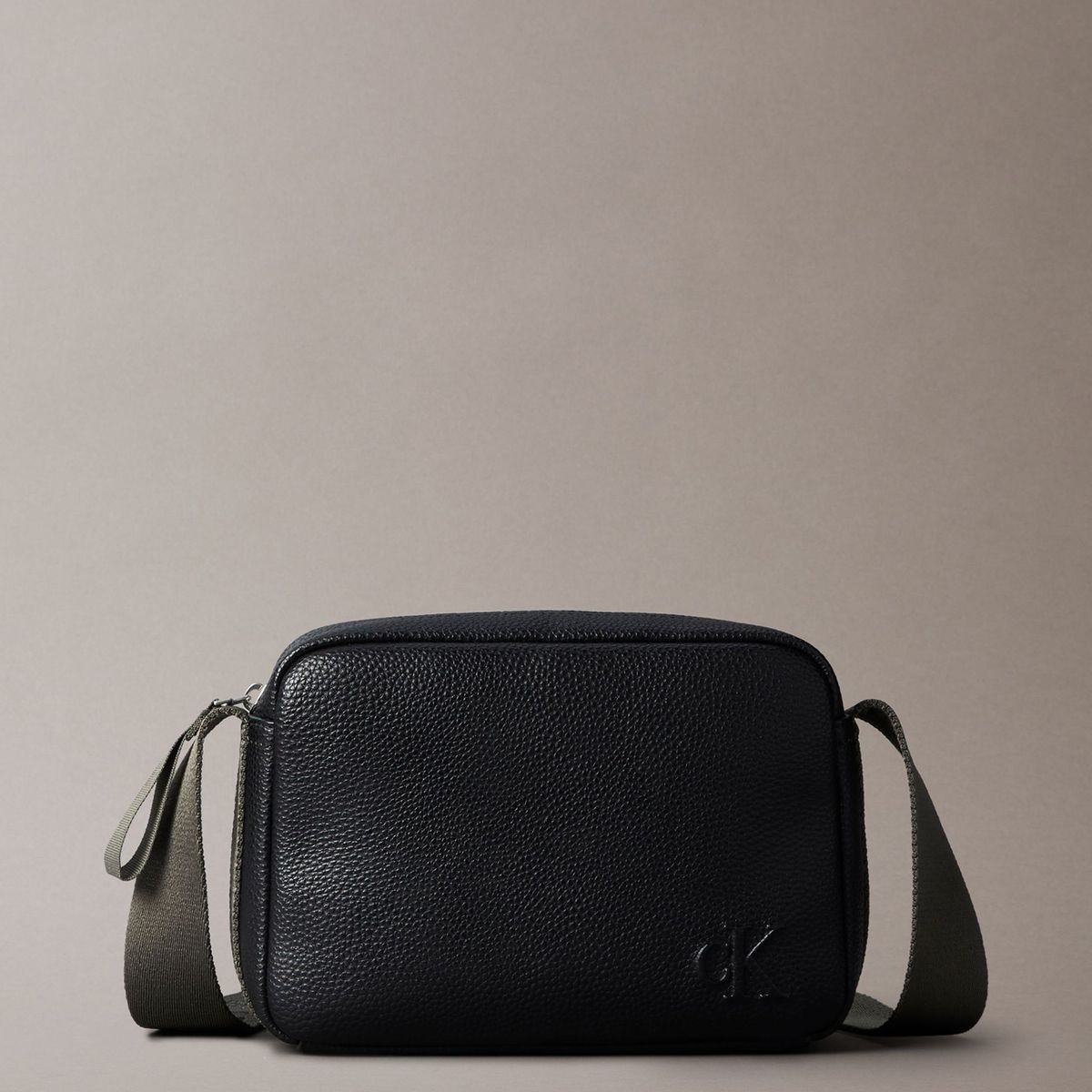 CALVIN KLEIN - Bolso Cargo Camera Negro Calvin Klein
