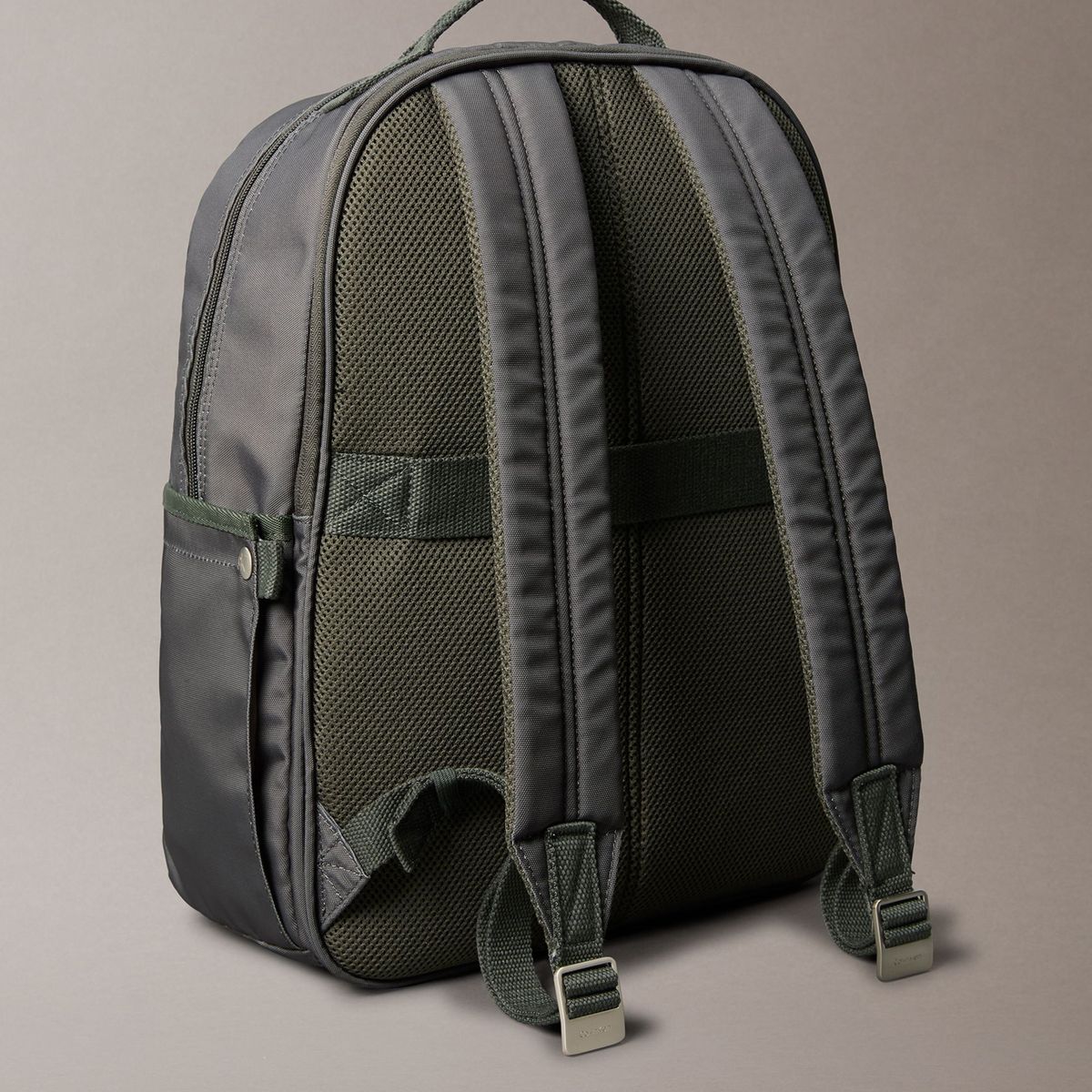 CALVIN KLEIN - Mochila Utility con Parche Gris Calvin Klein