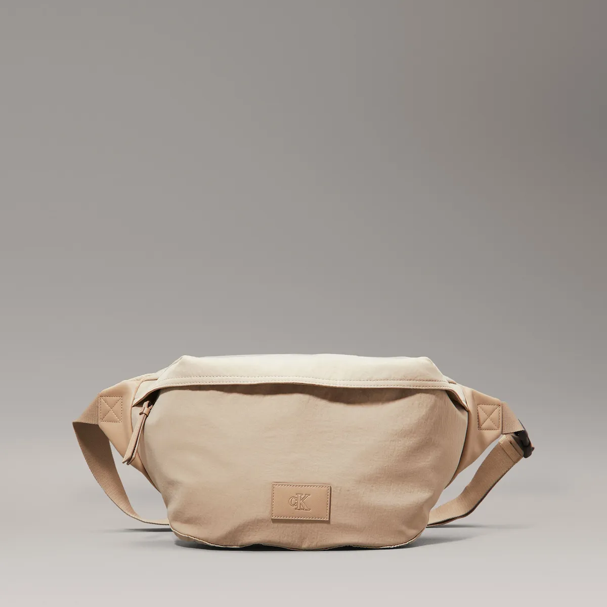 CALVIN KLEIN - Banano Metro Nylon Oversized Beige Calvin Klein