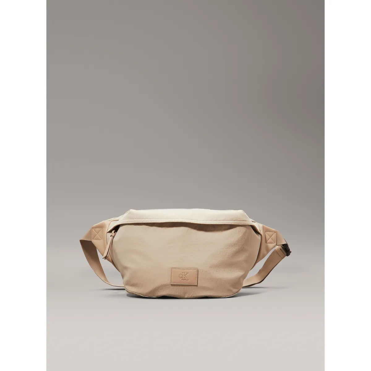 CALVIN KLEIN - Banano Metro Nylon Oversized Beige Calvin Klein