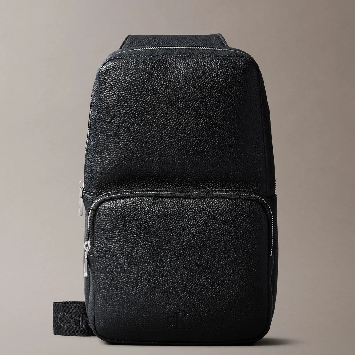 CALVIN KLEIN - Bolso All Day Sling Negro Calvin Klein