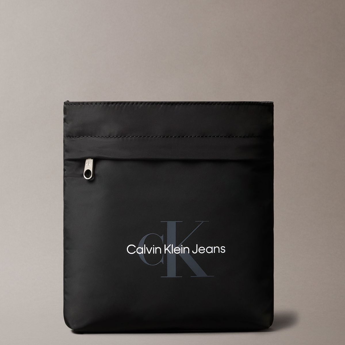 CALVIN KLEIN - Bolso Plano Bandolera - Sport Essentials Negro Calvin Klein