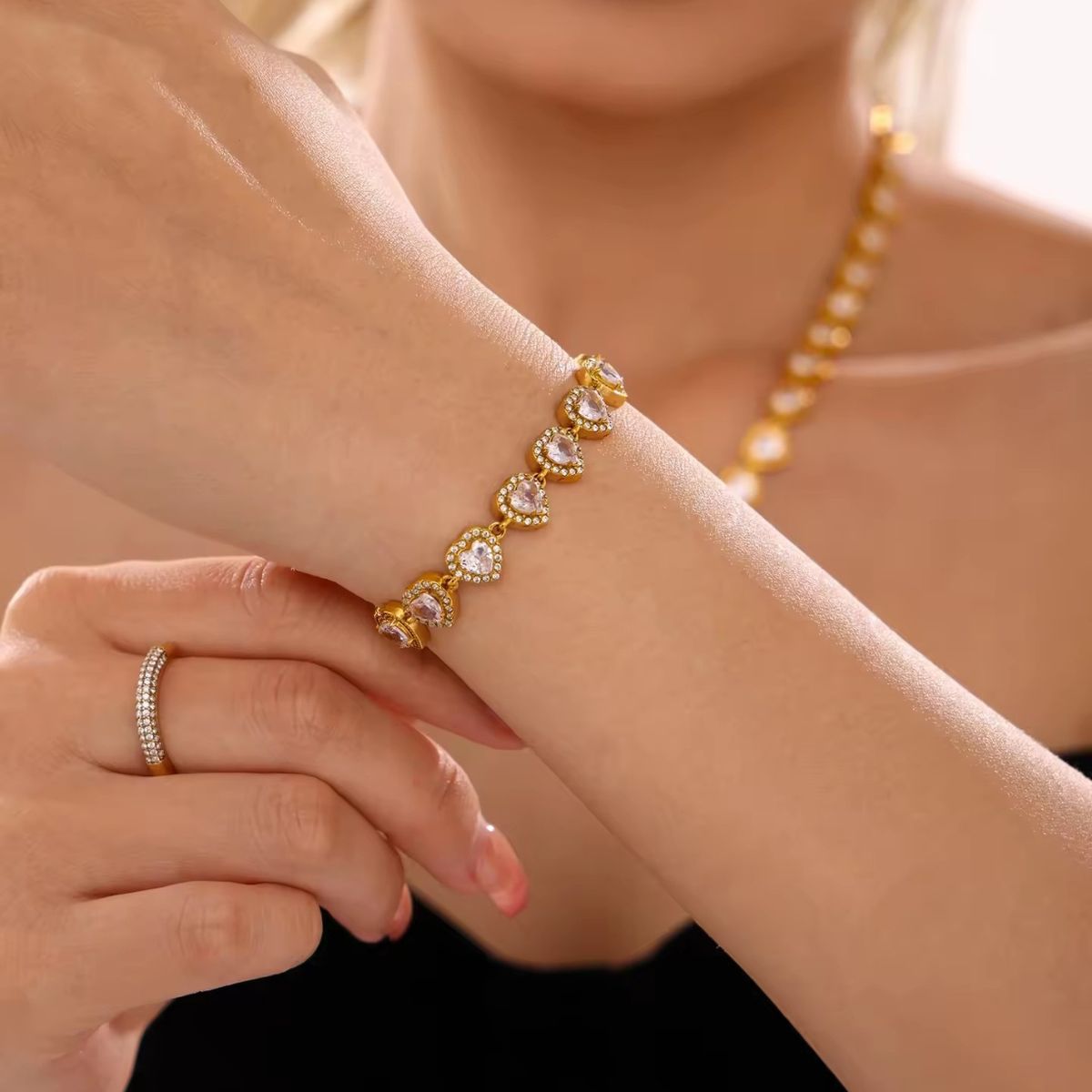 GENERICO - Pulsera Corazones con cristales  Estilo Elegante