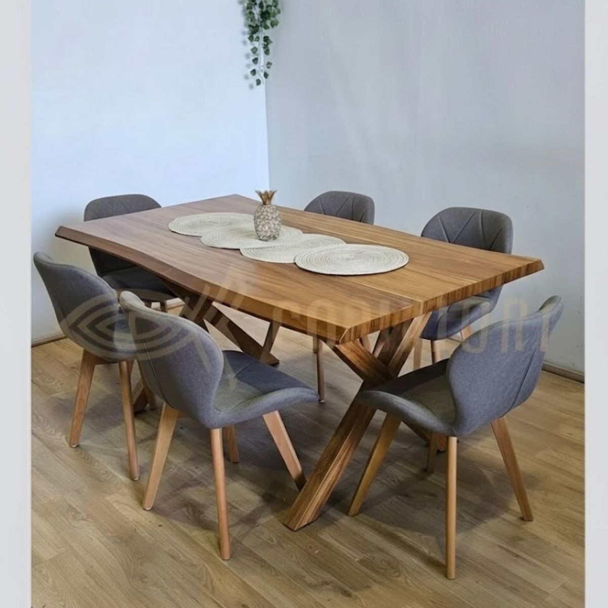 CORI CORI - Juego de Comedor Medlock Rústica Base Metal Madera 160x90 cm + 6 Sillas Mariposa Velvet
