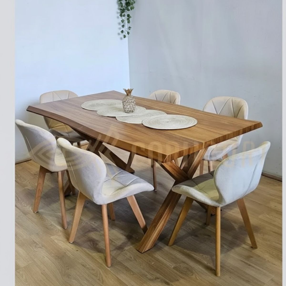 CORI CORI - Juego de Comedor Medlock Rústica Base Metal Madera 160x90 cm + 6 Sillas Mariposa Velvet