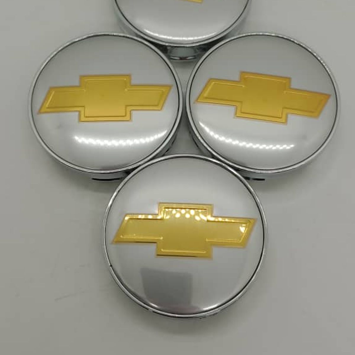 GENERICO - X4 Tapas centro de llantas de auto tunning CHEVROLET PLATEADO CON DORADO 56MM