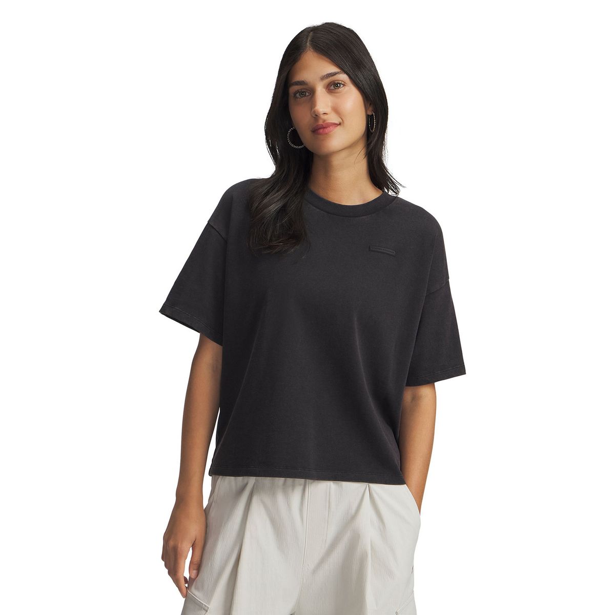 UNDER ARMOUR - Polera Manga Corta Lifestyle mujer Boxy Wash HW negro UNDER ARMOUR