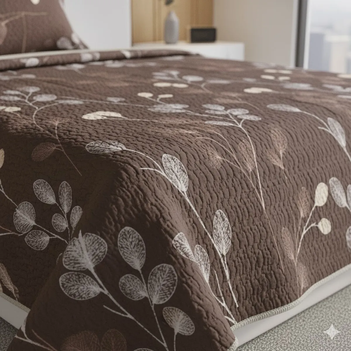 GENERICO - CUBRECAMA ALGODON  1.5  CAFE HOJAS DE VERANO QUILT DN