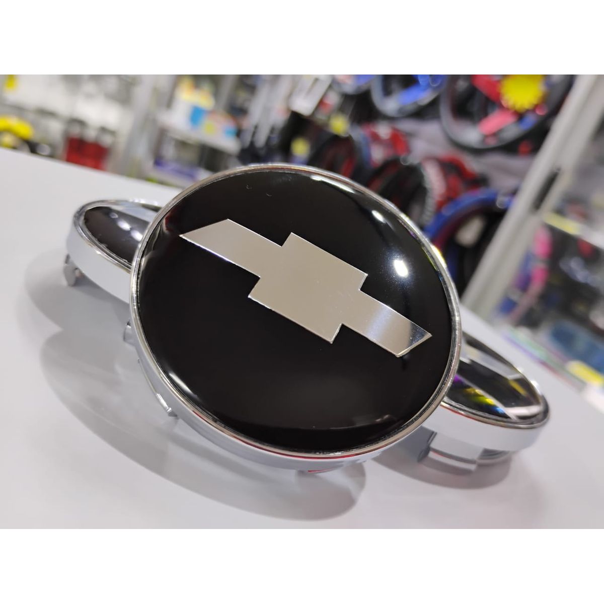 GENERICO - X4 Tapas centro de llantas de auto tunning CHEVROLET NEGRO CON PLATEADO 60MM
