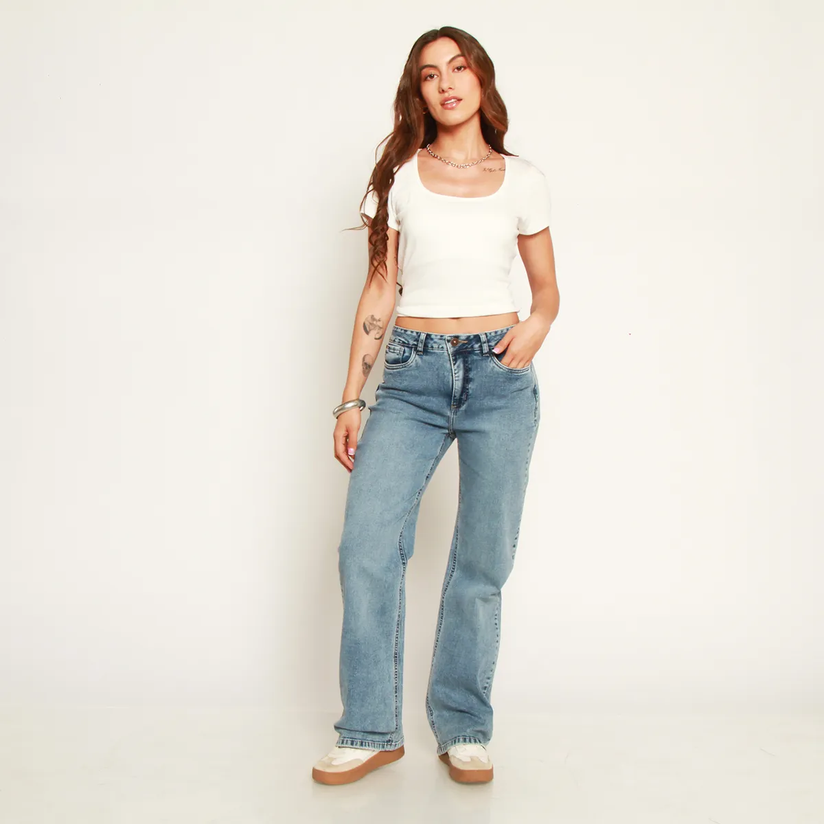 WADOS - JEANS MUJER WIDE TIRO MEDIO PRETINA BASICA 2 BOTON