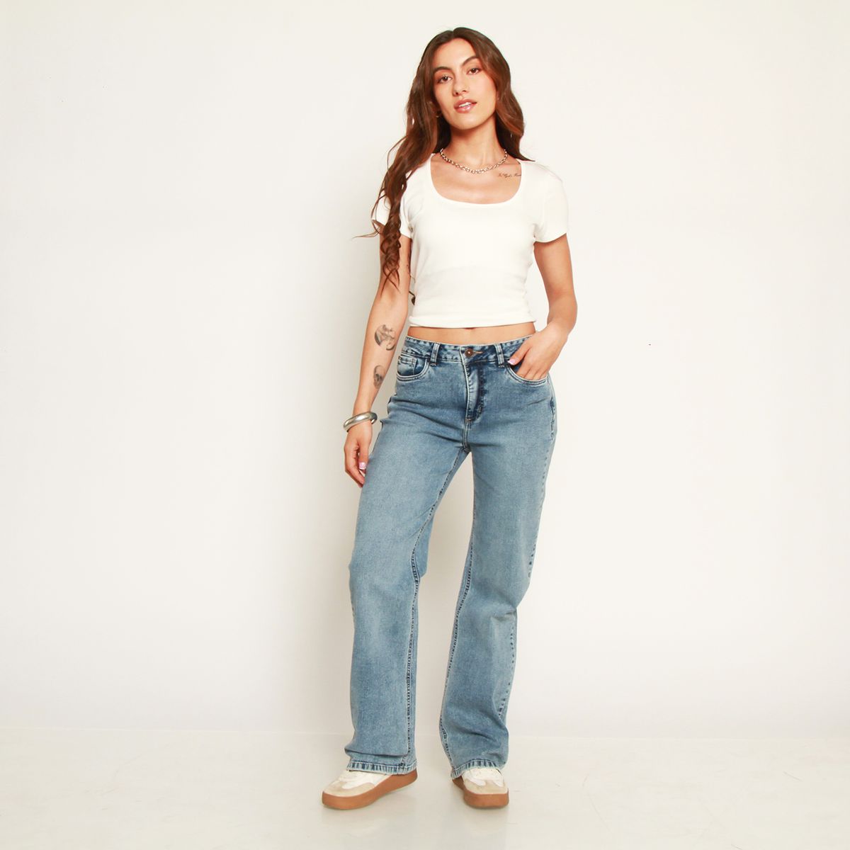 WADOS - JEANS MUJER WIDE TIRO MEDIO PRETINA BASICA 2 BOTON