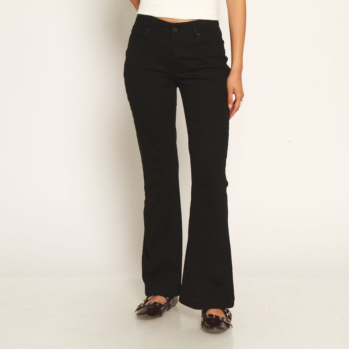 WADOS - JEANS FLARE TIRO ALTO PRETINA BASICA