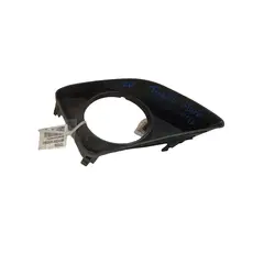 TOYOTA - Rejilla o Tapa De Parachoque Derecho Con Hoyo AURIS 2010-2012