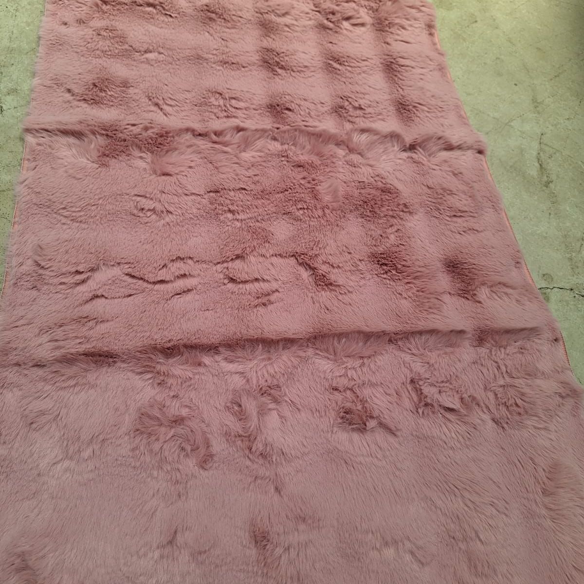 GENERICO - BELLA ALFOMBRA  PASILLERA DE LUJO TERCIOPELADA DE PIEL DE CONEJO SINTETICA